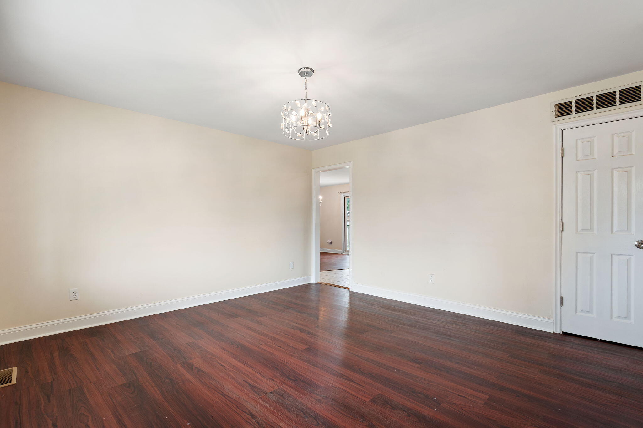 385 Riviera Court Valparaiso, IN 46385 - Photo 13 of 26 2048x1365