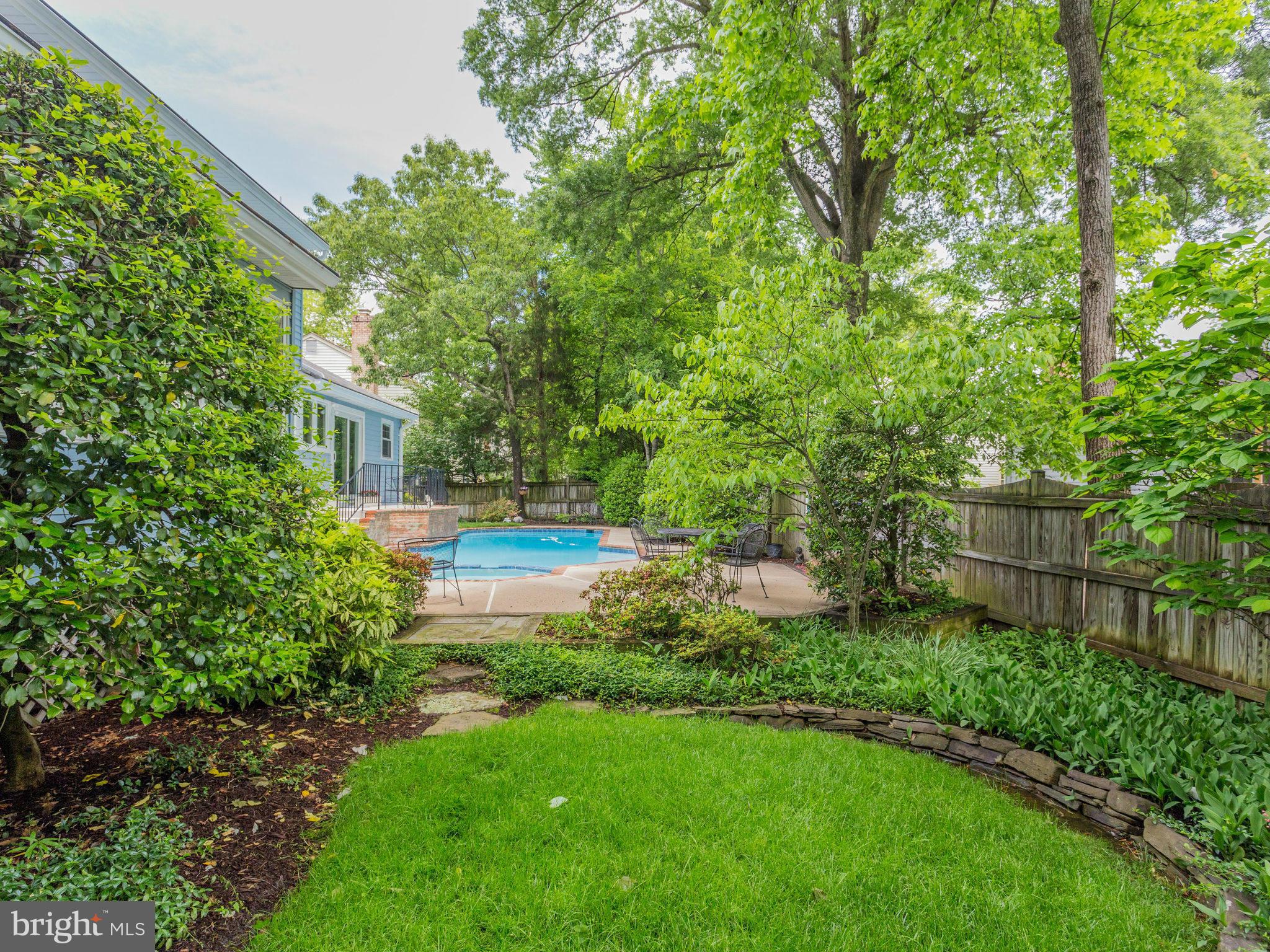 8235 Crown Court Road Alexandria, VA 22308 - Photo 24 of 26 Exterior (Rear)
