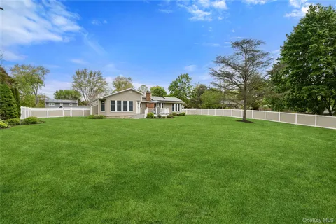$815,000 | 12 Buccaneer Lane, East Setauket, NY 11733