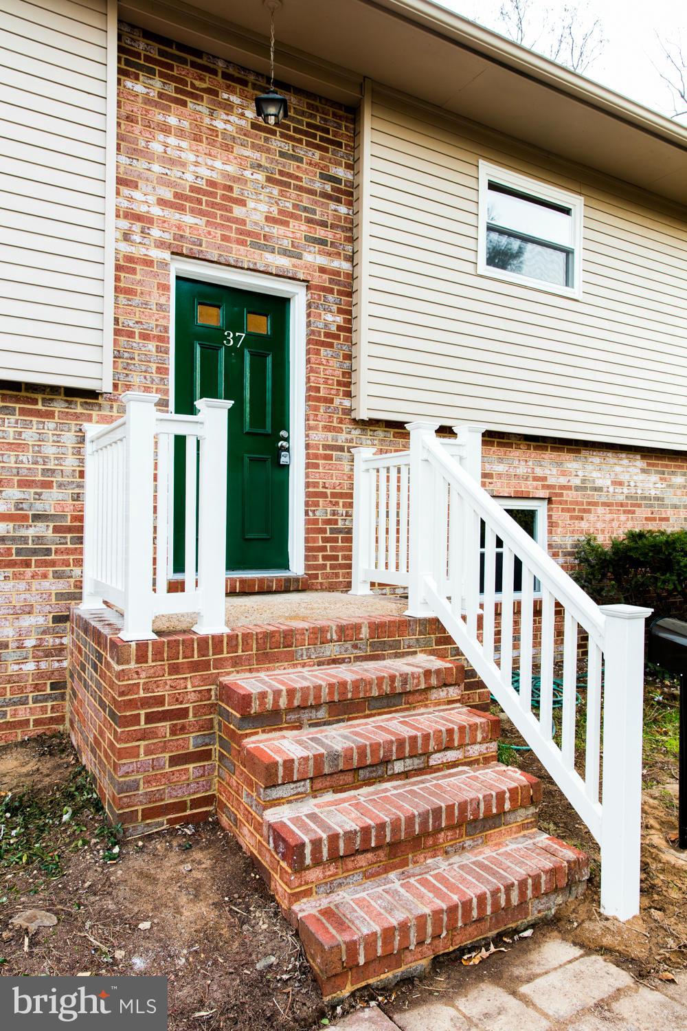 37 Robinson Road Severna Park, MD 21146 - Photo 2 of 25 Exterior (Front)