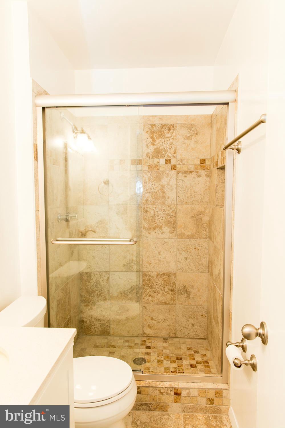 37 Robinson Road Severna Park, MD 21146 - Photo 13 of 25 Bath