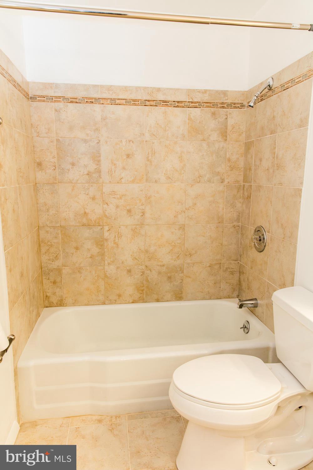 37 Robinson Road Severna Park, MD 21146 - Photo 19 of 25 Bath
