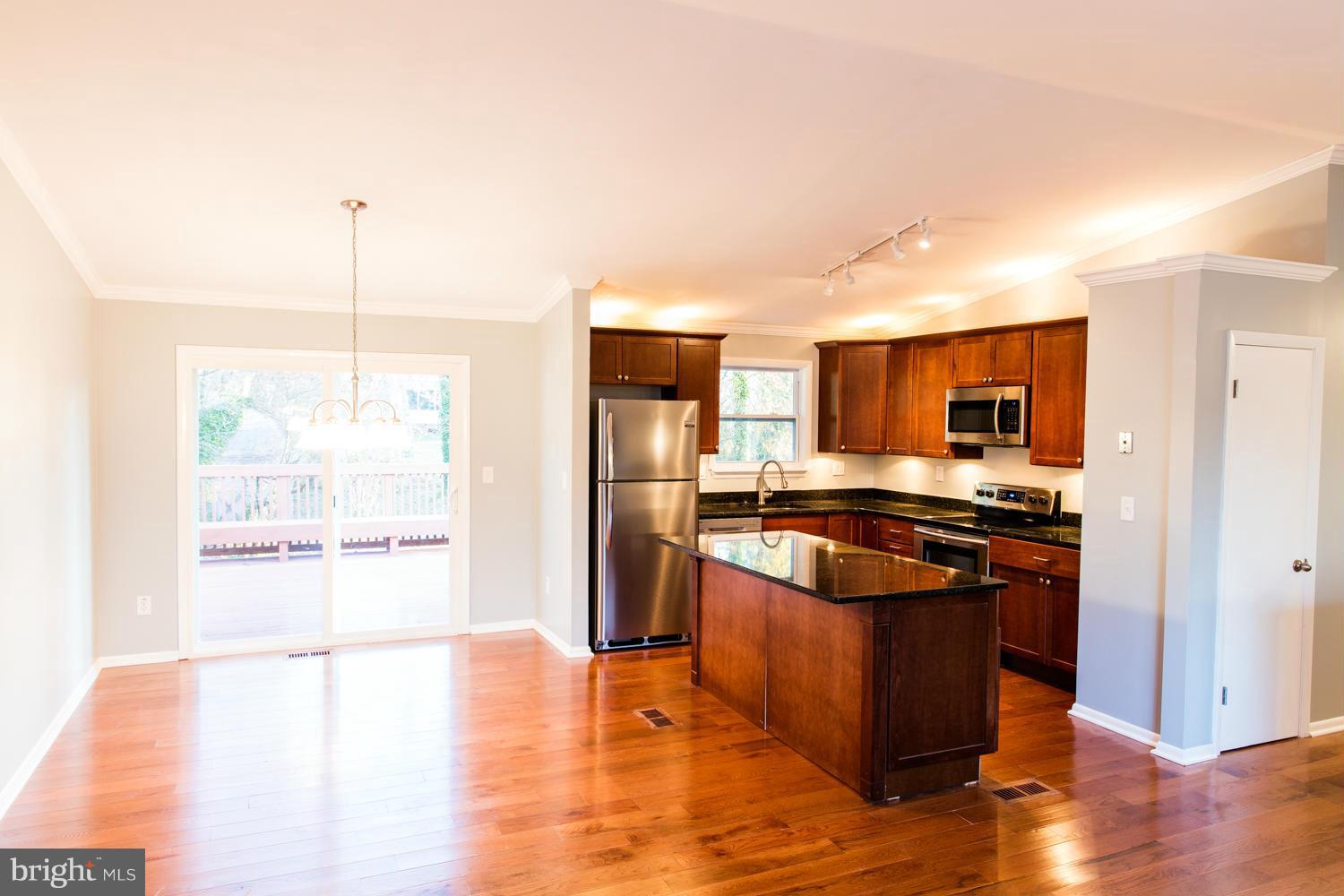 37 Robinson Road Severna Park, MD 21146 - Photo 6 of 25 Kitchen