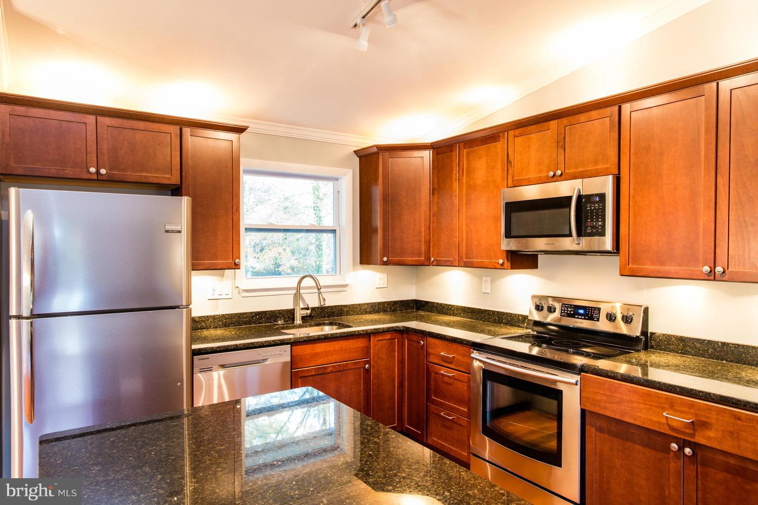 37 Robinson Road Severna Park, MD 21146 - Photo 8 of 25 Kitchen