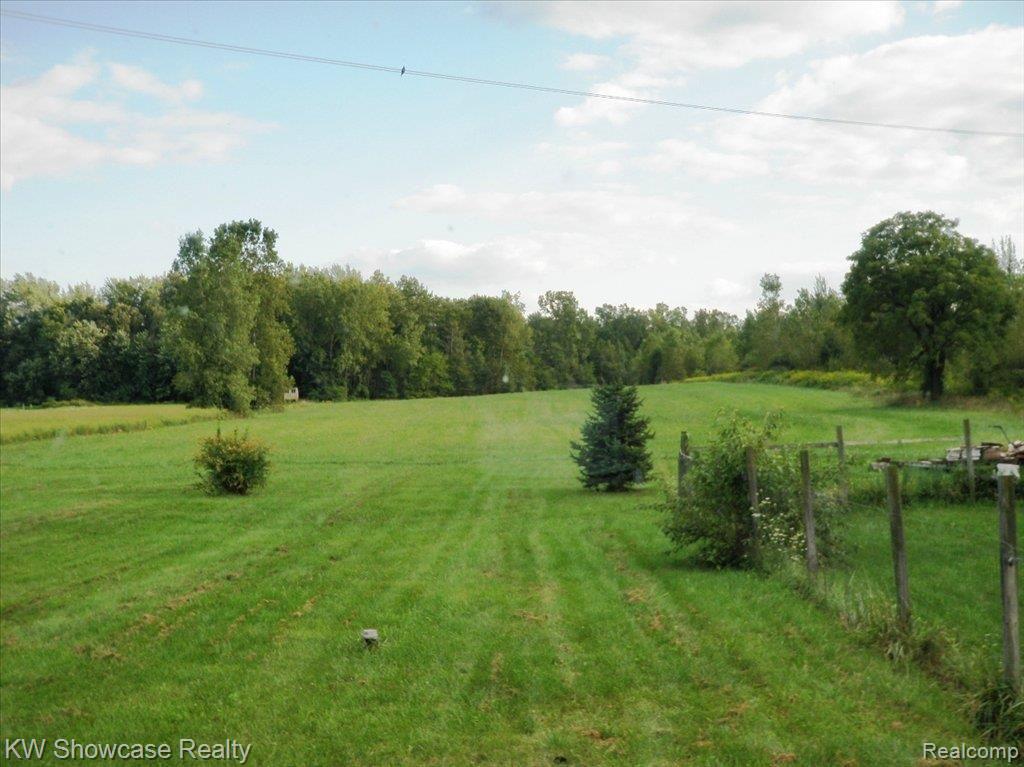 3600 Five Mile Road South Lyon, MI 48178 - Photo 4 of 13 Darren 7-1[10 026
