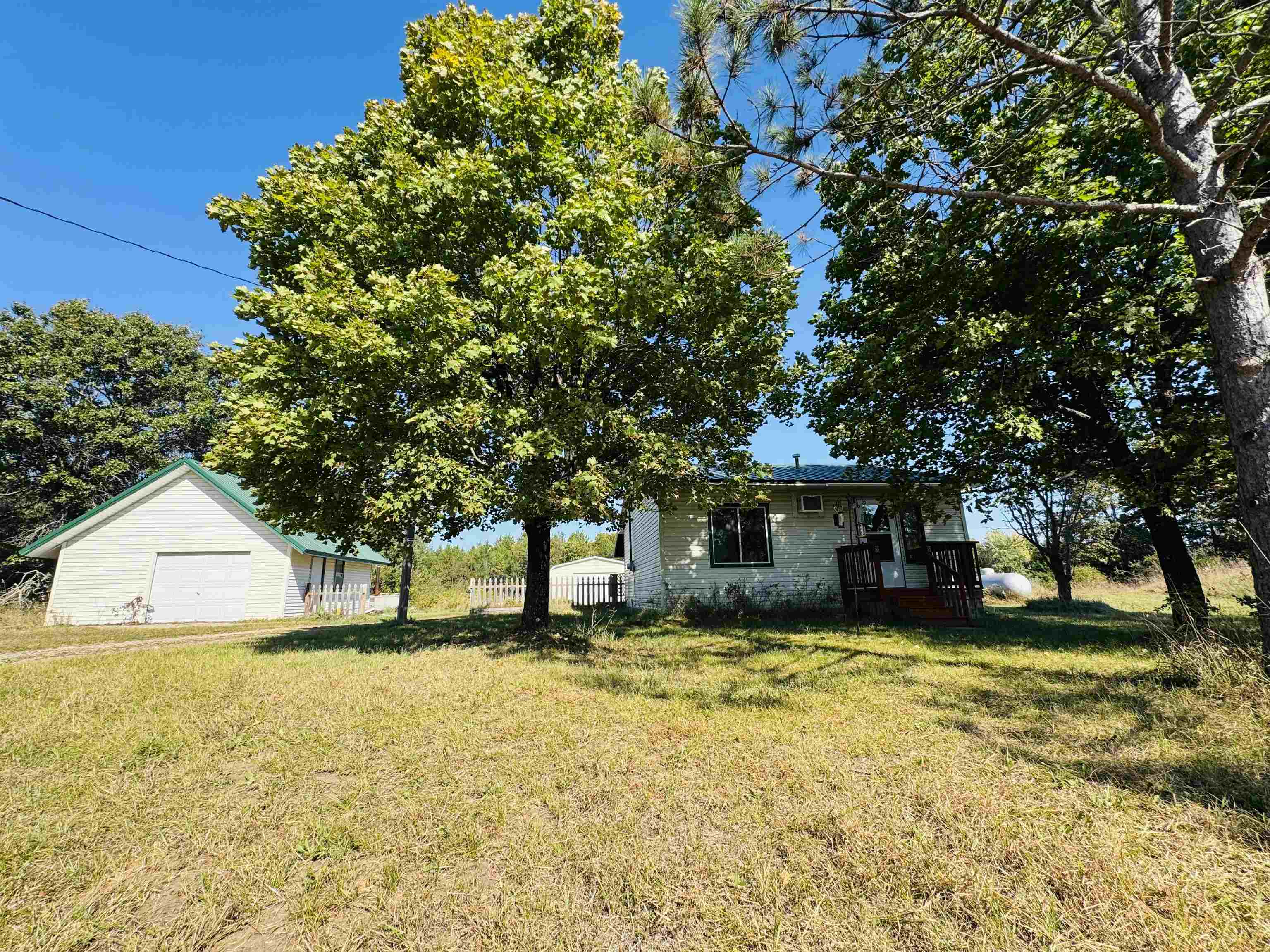 1128 County Rd C Arkdale, WI 54613 - Photo 7 of 57