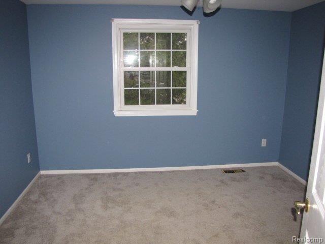 165 Coachlamp Road Rochester, MI 48306 - Photo 12 of 18 IMG_9164