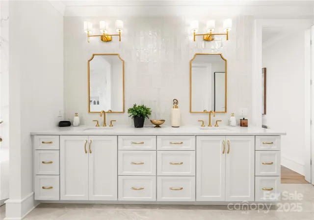 $1,995,000 | 4142 Pineview Road, Charlotte, NC 28211