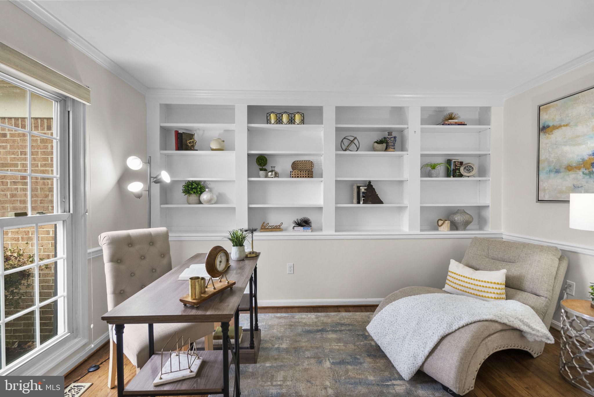 14908 Village Gate Drive Silver Spring, MD 20906 - Photo 20 of 57 a living room with furniture