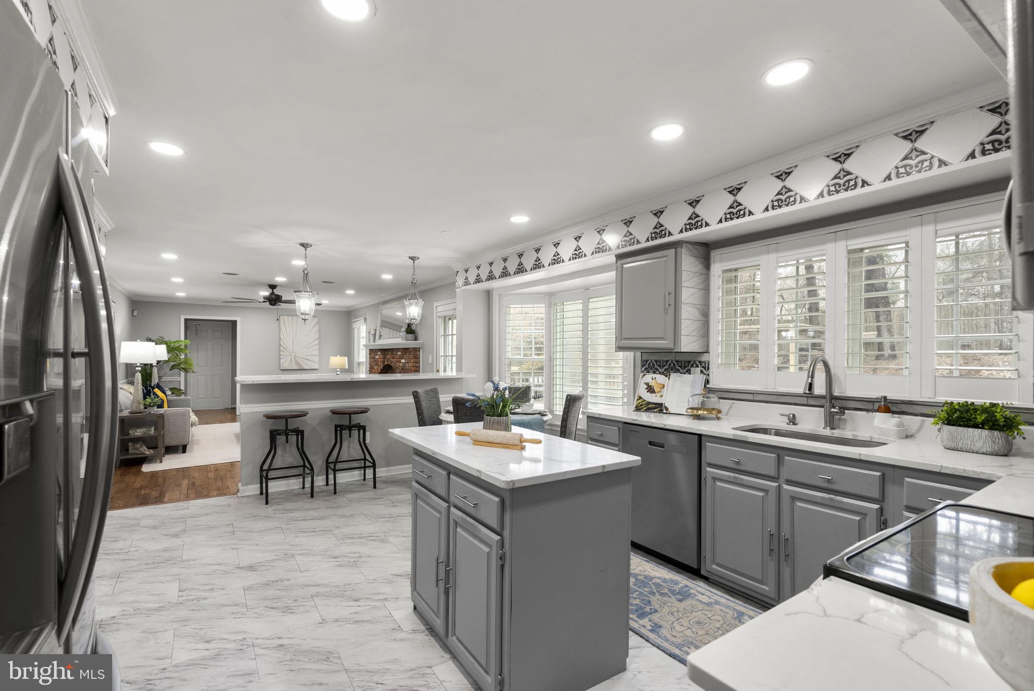 14908 Village Gate Drive Silver Spring, MD 20906 - Photo 5 of 57 a kitchen with lots of counter top space