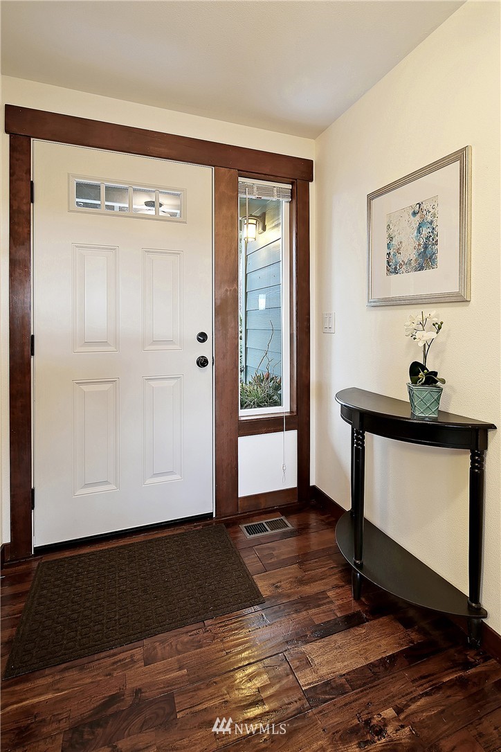 13439 Southeast 141st Street Renton, WA 98059 - Photo 4 of 25