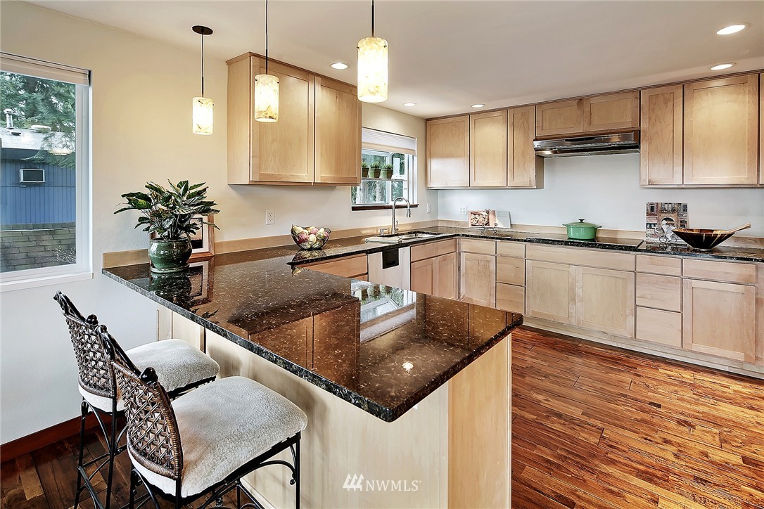 13439 Southeast 141st Street Renton, WA 98059 - Photo 8 of 25