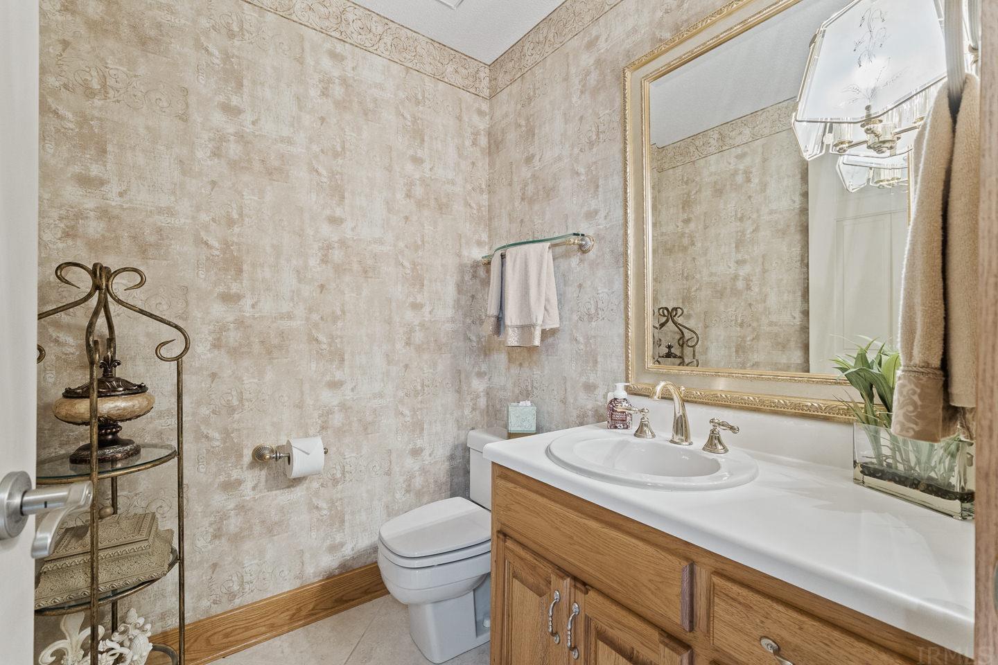 18522 Darling Road Woodburn, IN 46797 - Photo 15 of 36