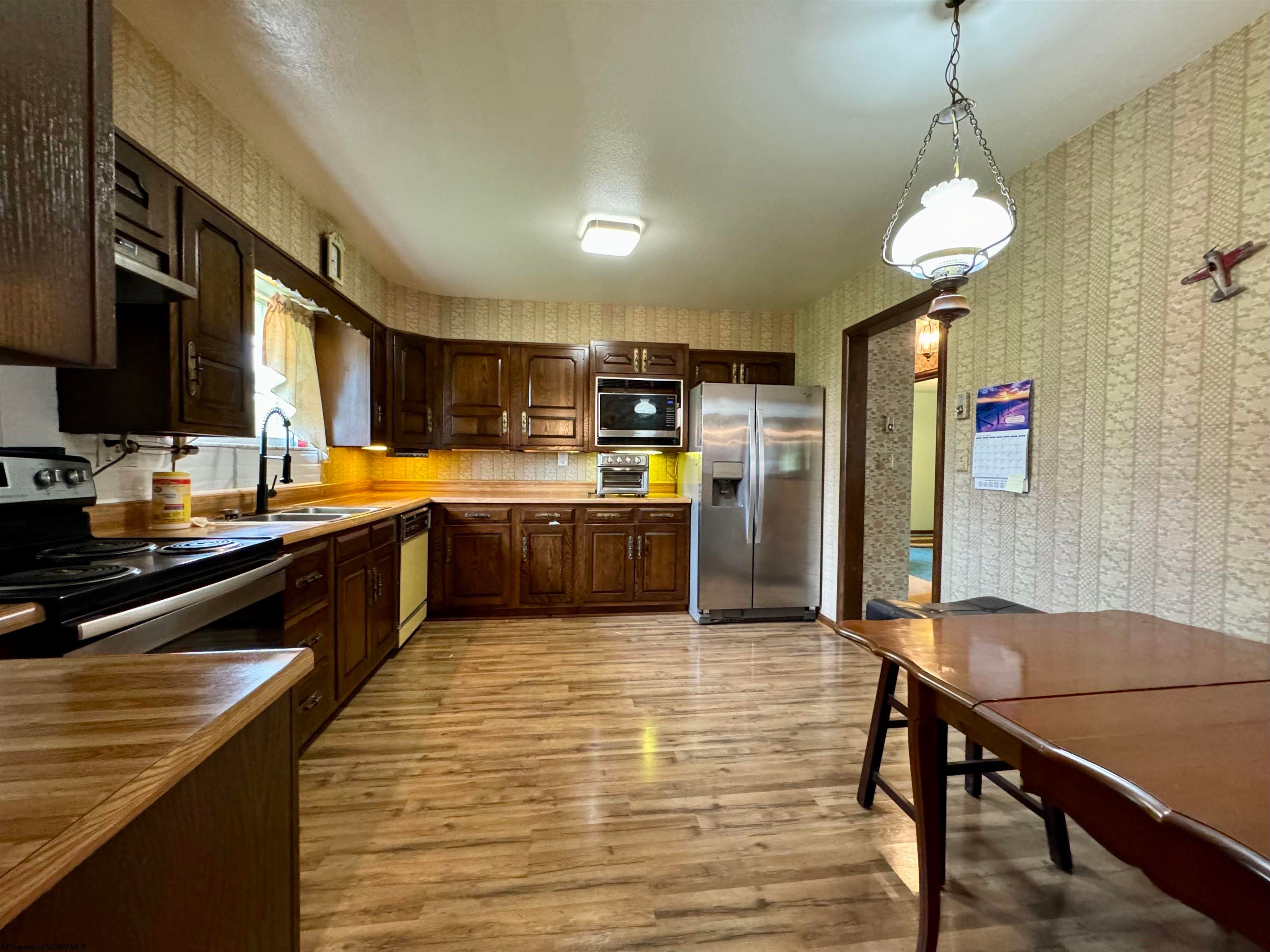 1022 Rainbow Road Bridgeport, WV 26330 - Photo 7 of 29 Gallery Image 7