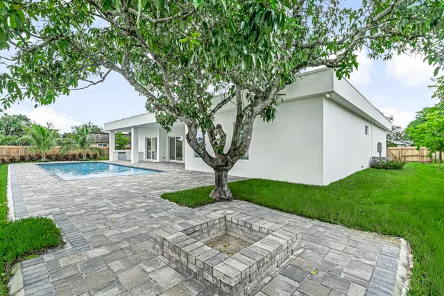 $1,249,900 | 68 West Plumosa Lane, Lake Worth, FL 33467