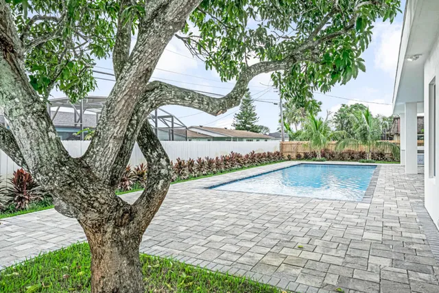 $1,249,900 | 68 West Plumosa Lane, Lake Worth, FL 33467