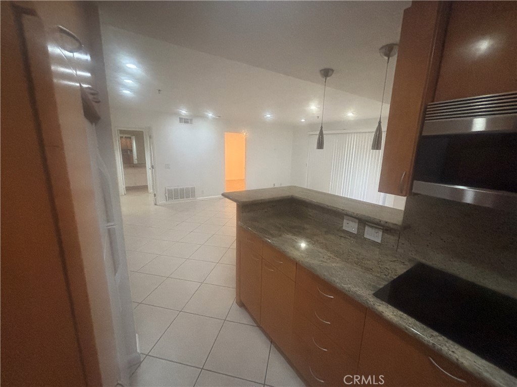 2700 Lawrence Crossley Road, Unit 84 Palm Springs, CA 92264 - Photo 4 of 27