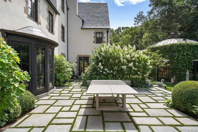 $9,875,000 | 339 Duck Pond Road, Locust Valley, NY 11560