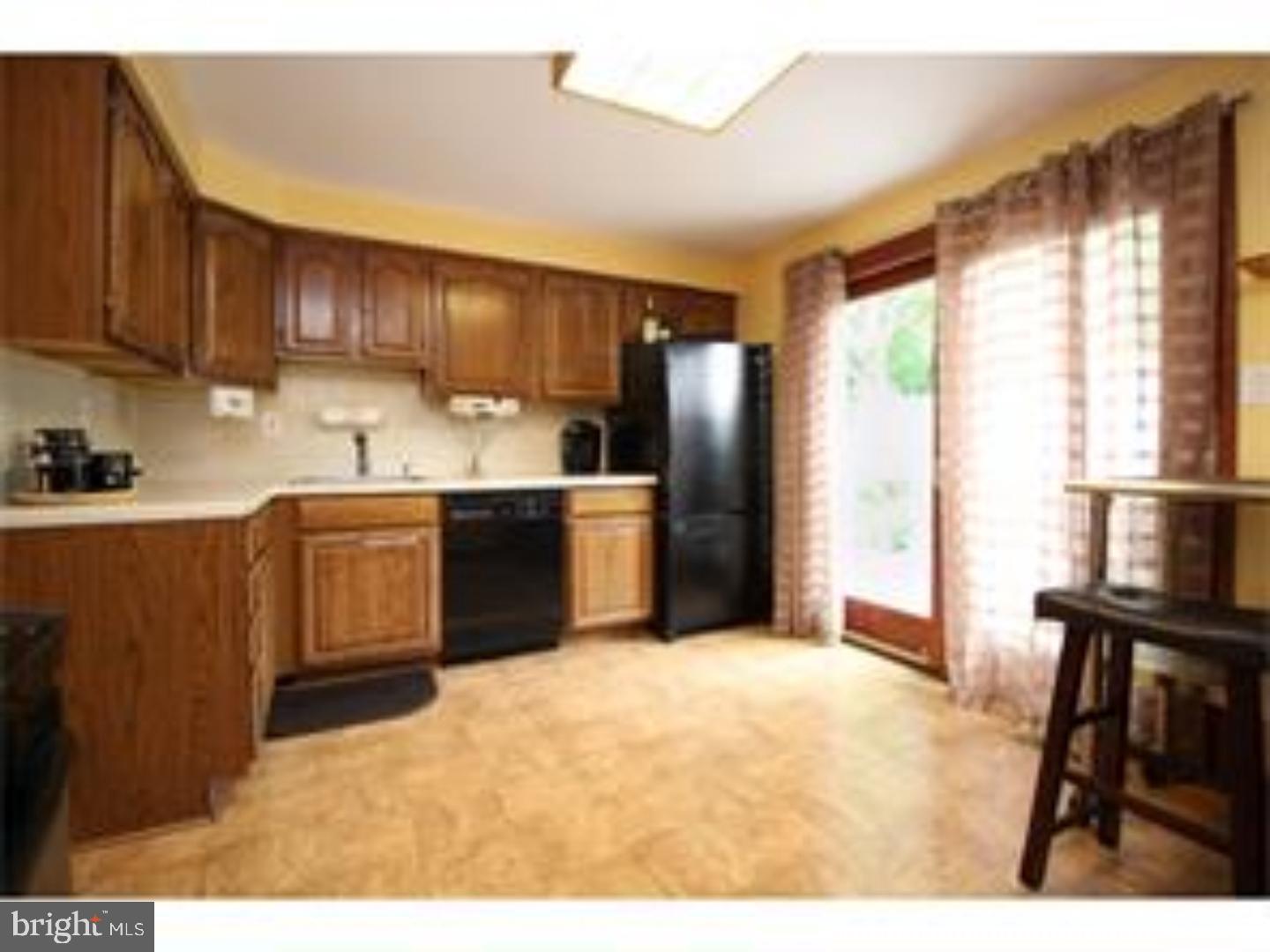 401 Covered Bridge Road Cherry Hill, NJ 08034 - Photo 6 of 13 Kitchen