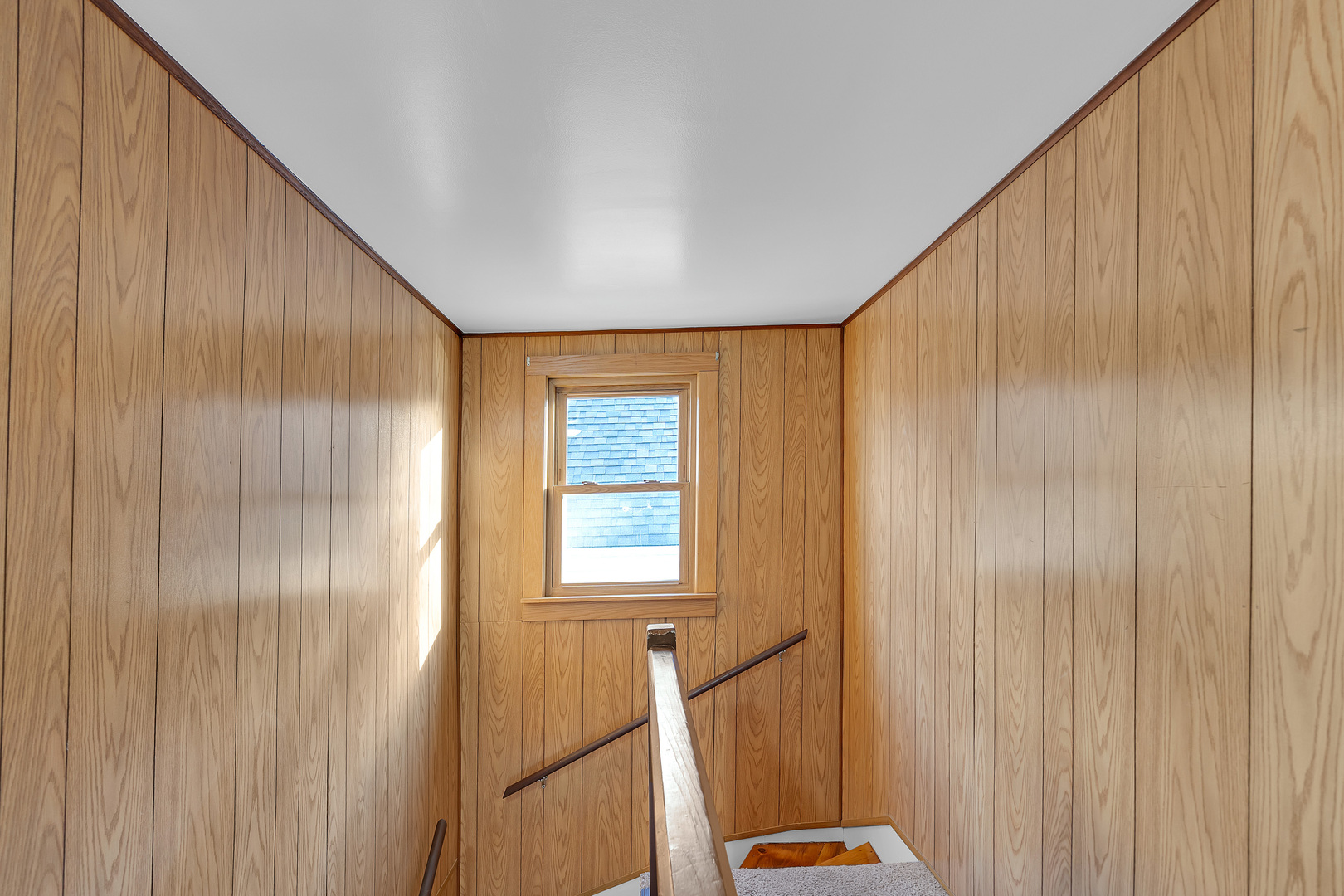 31 46th Avenue Bellwood, IL 60104 - Photo 17 of 30 a view of a room with a window