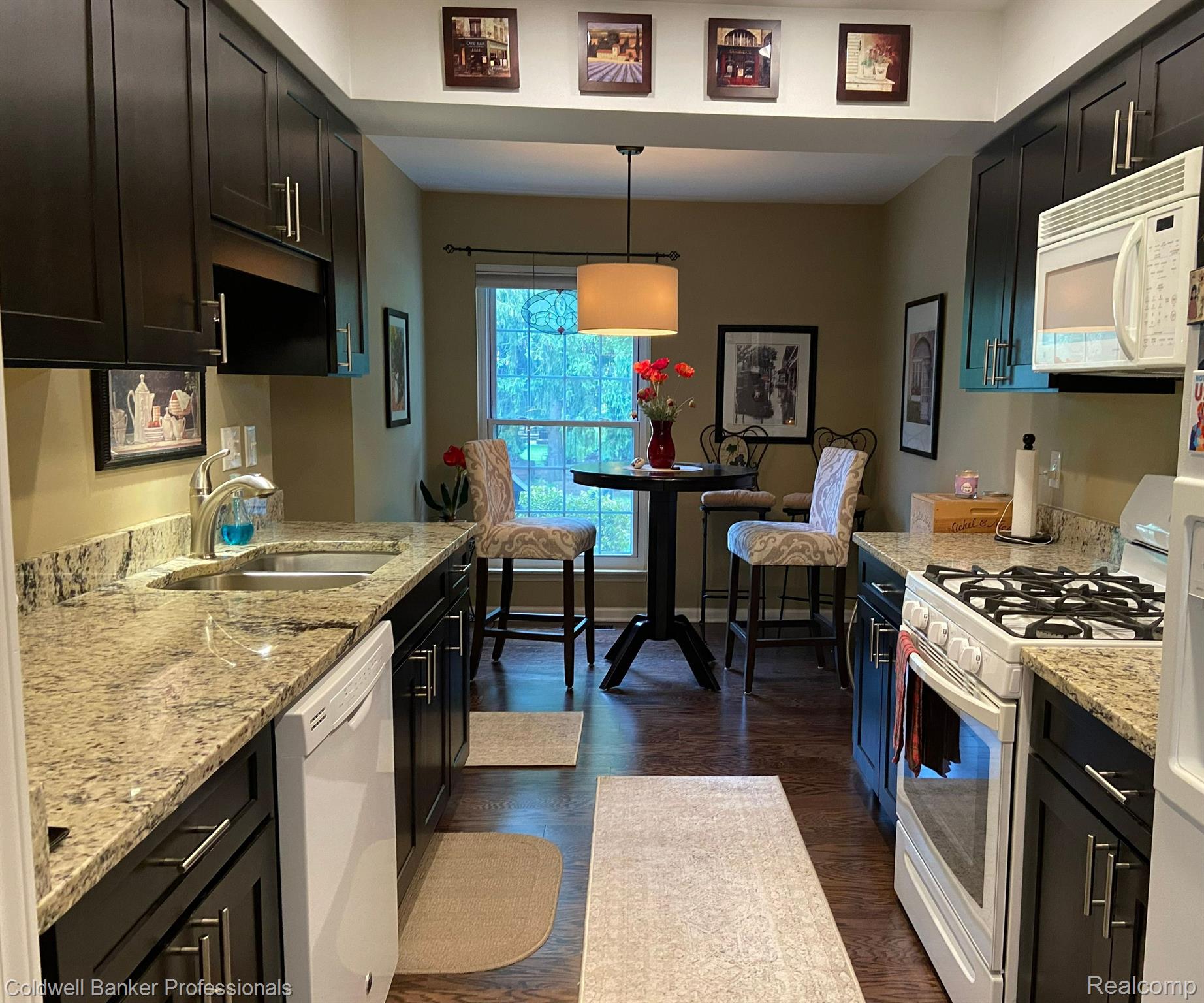 2266 Hillendale Drive Rochester, MI 48309 - Photo 8 of 23 Kitchen