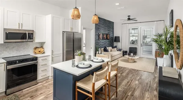 $4,738 | 5127 West Tyson Avenue, Unit TH3, Tampa, FL 33611