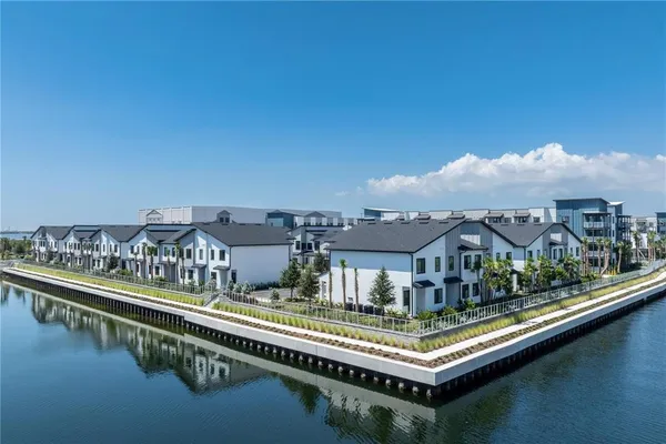 $4,738 | 5127 West Tyson Avenue, Unit TH3, Tampa, FL 33611