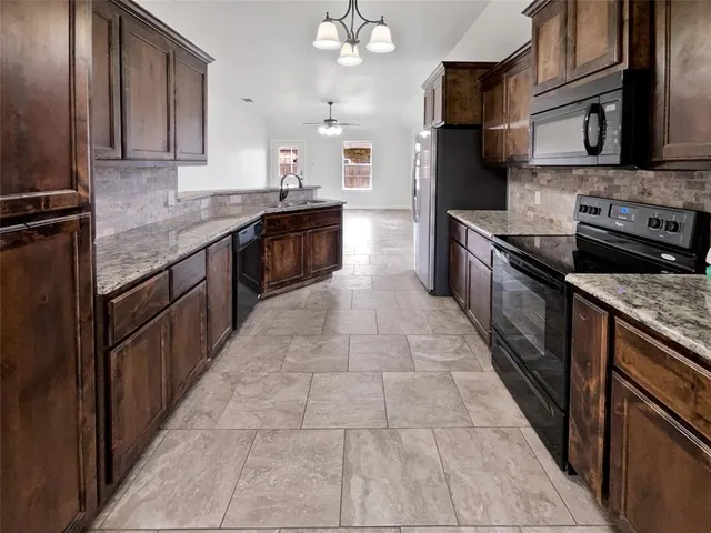 $295,000 | 112 Halifax Circle, Palmer, TX 75152