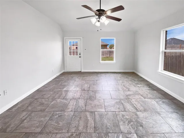 $295,000 | 112 Halifax Circle, Palmer, TX 75152