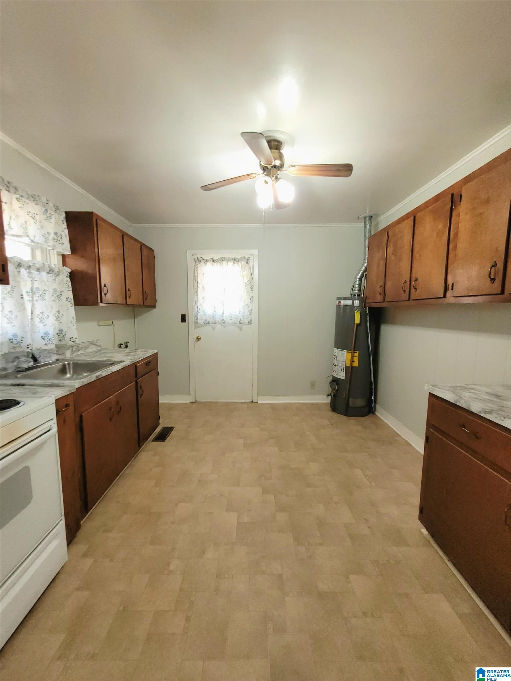308 Lancaster Street Talladega, AL 35160 - Photo 2 of 36