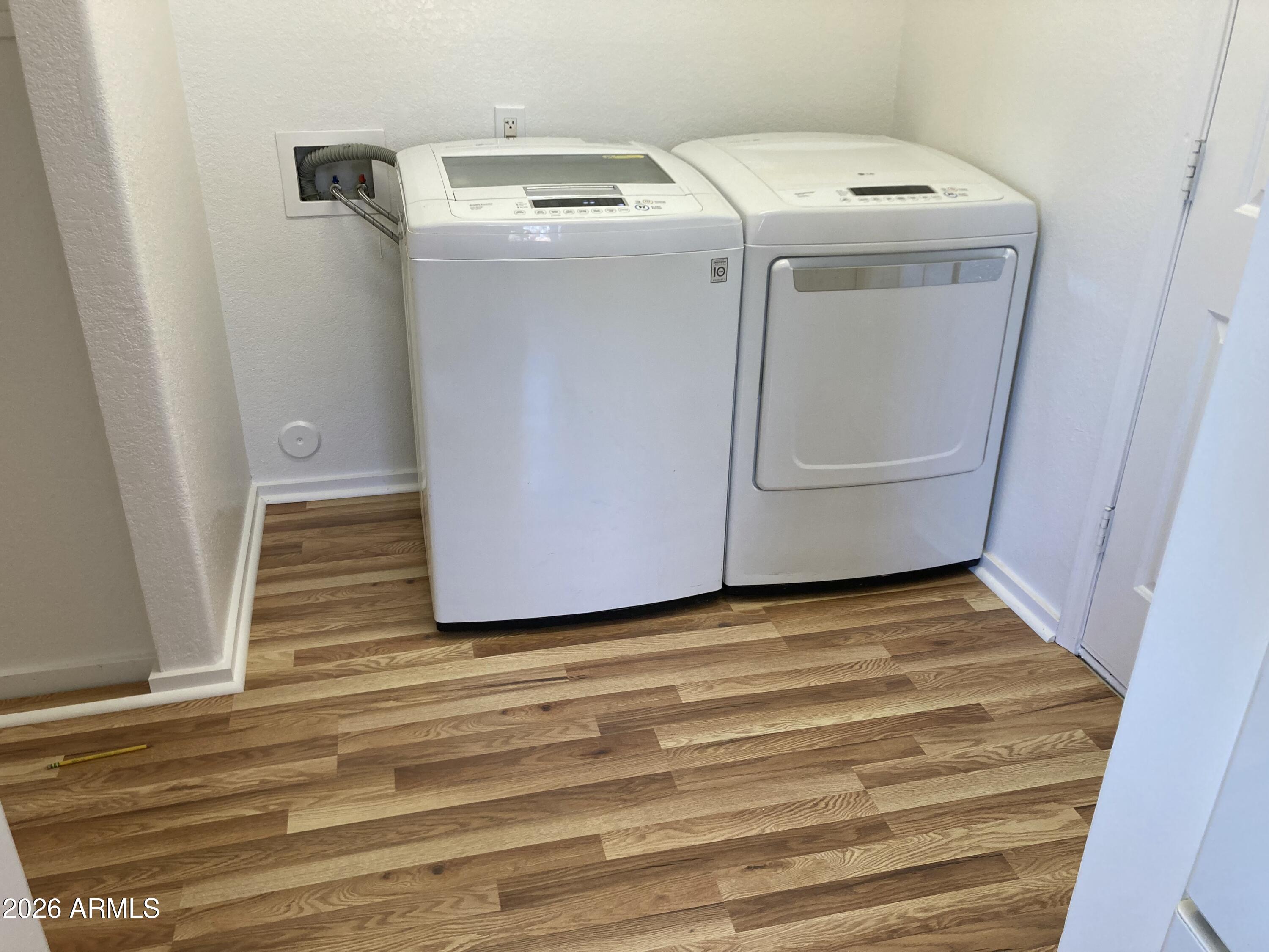 1529 East Cloud Road Phoenix, AZ 85086 - Photo 23 of 33 Laundry rm