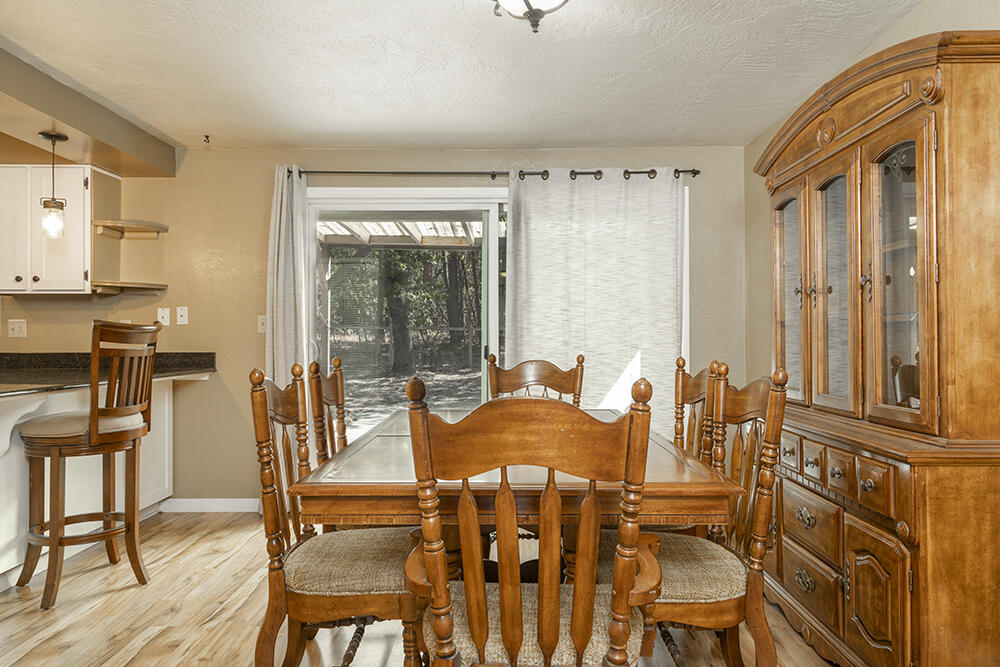761 Upper Applegate Road Jacksonville, OR 97530 - Photo 5 of 39 5