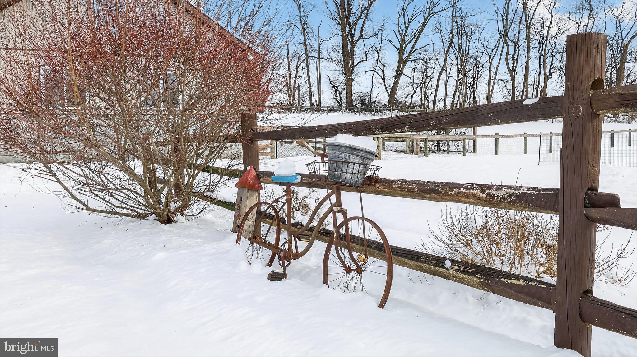 513 Jacobs Road Narvon, PA 17555 - Photo 37 of 69 a view of entryway with wooden fence