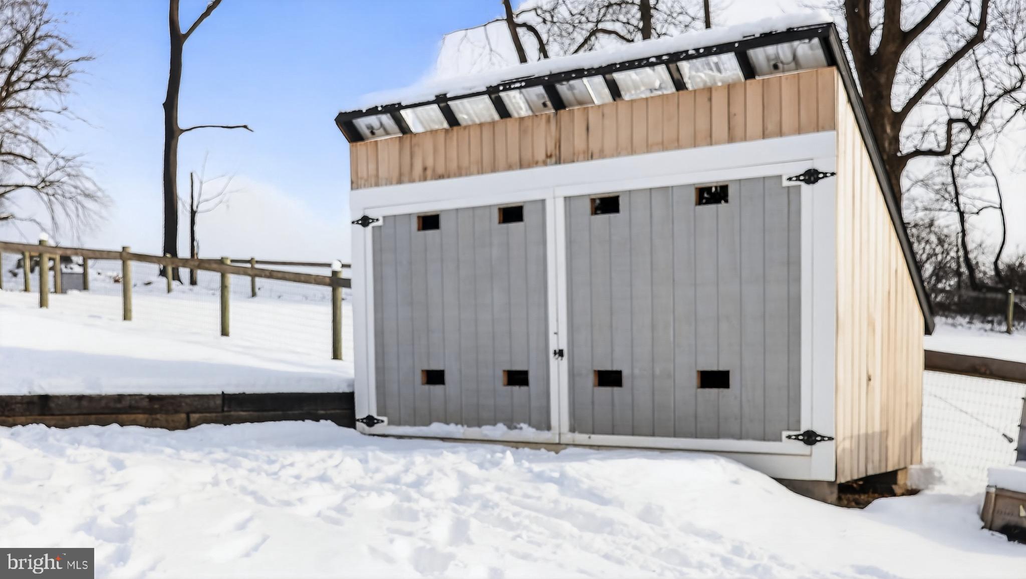513 Jacobs Road Narvon, PA 17555 - Photo 49 of 69 a view of a entryway with wooden fence