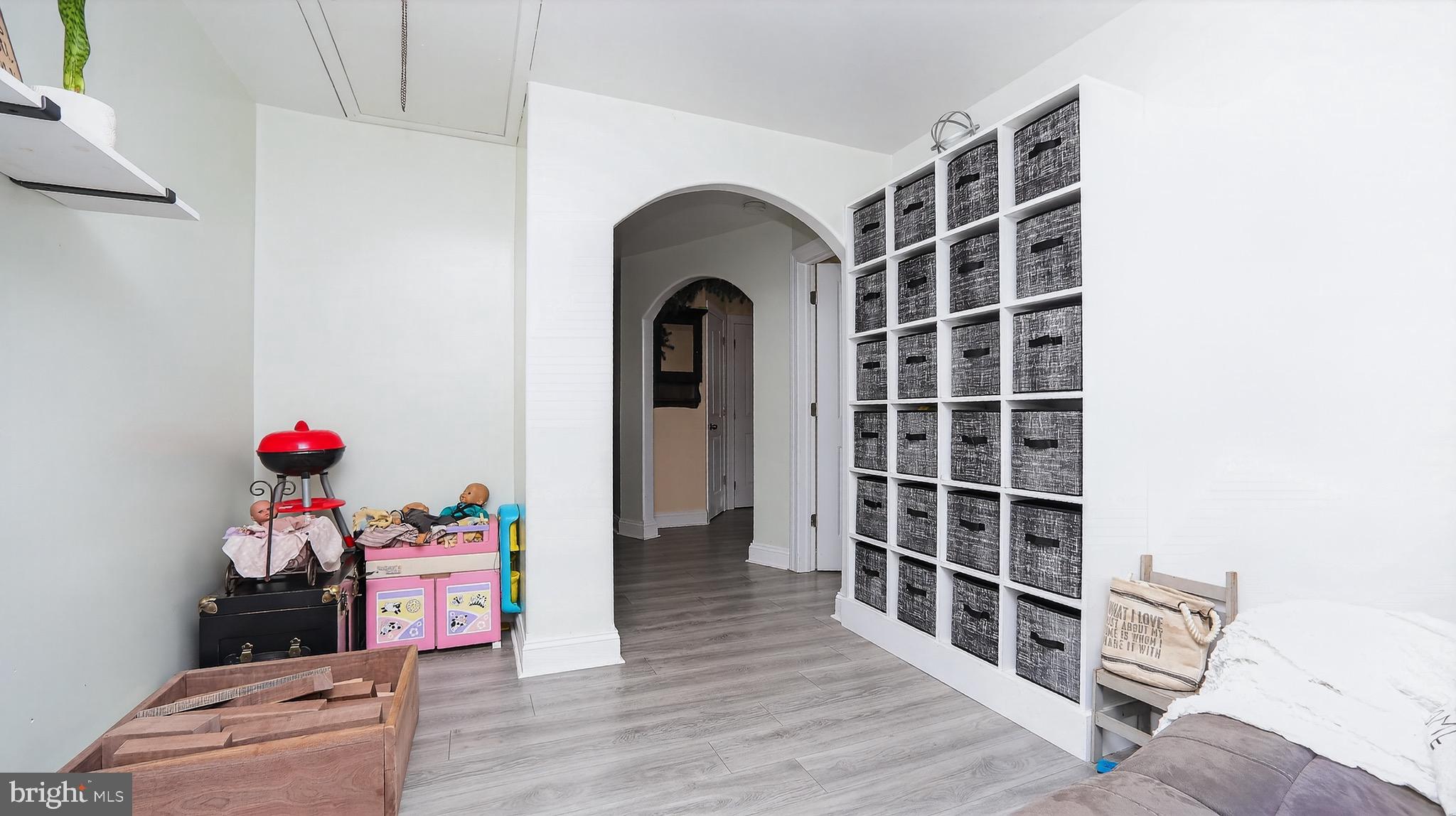 513 Jacobs Road Narvon, PA 17555 - Photo 7 of 69 a view of livingroom with furniture and entryway