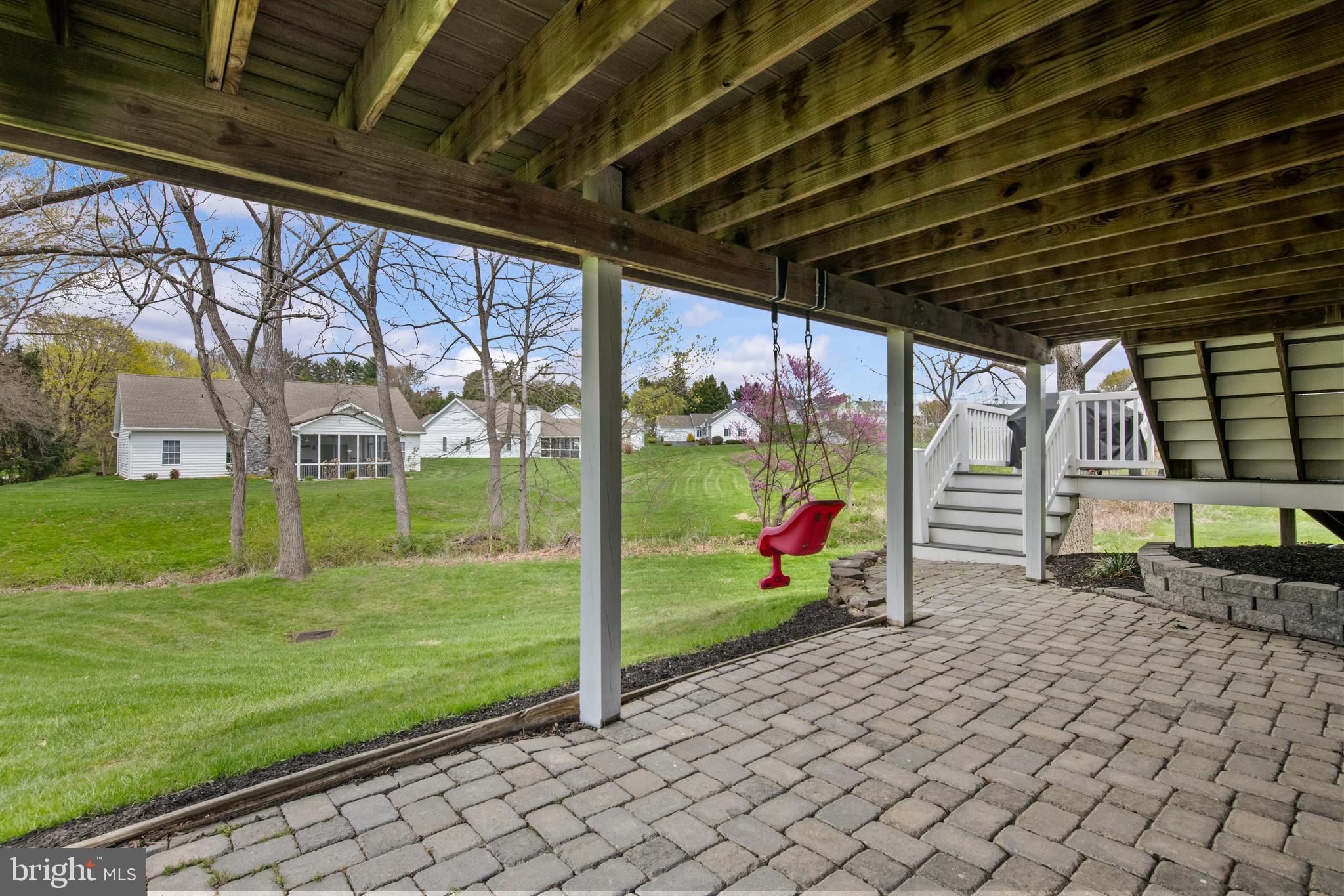 2532 Knob Hill Road York, PA 17403 - Photo 37 of 41 Patio