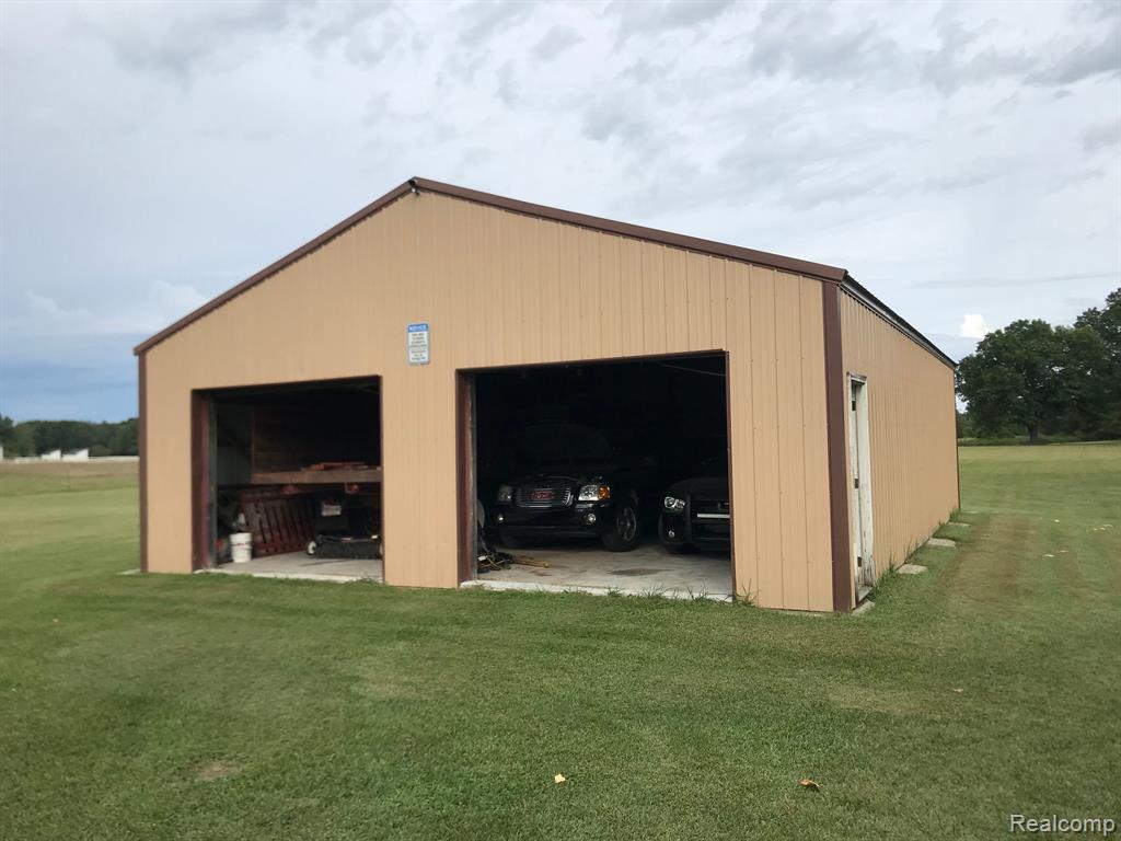 3 Hinchey Road Pinckney, MI 48169 - Photo 3 of 16