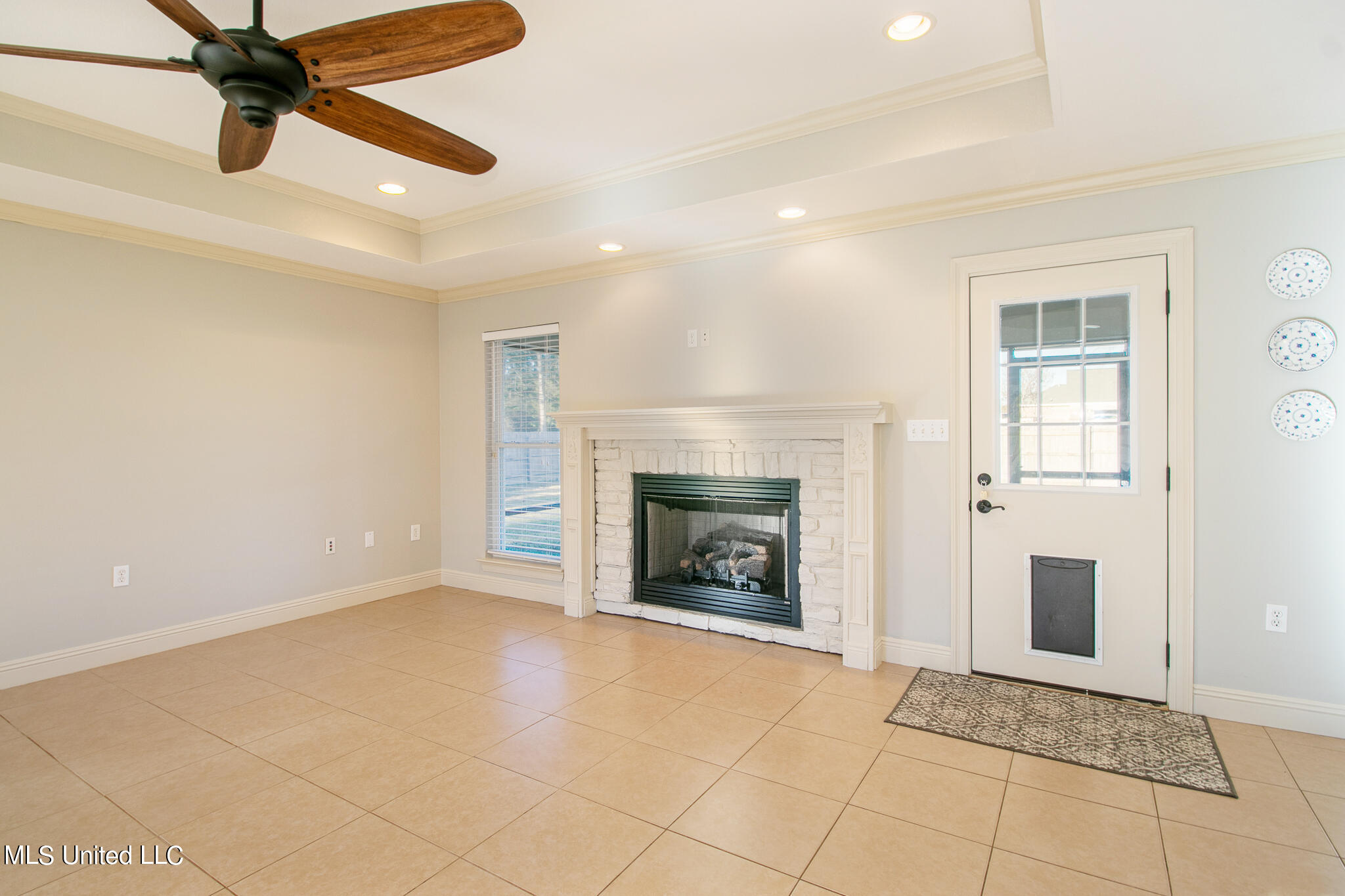 22176 Blackwell Farm Road Saucier, MS 39574 - Photo 11 of 37 Living Room