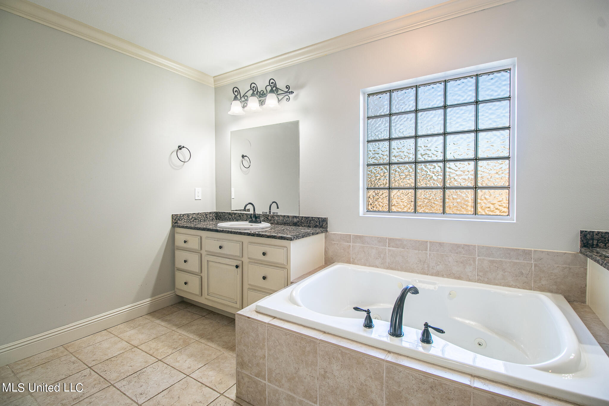 22176 Blackwell Farm Road Saucier, MS 39574 - Photo 21 of 37 Master Bathroom