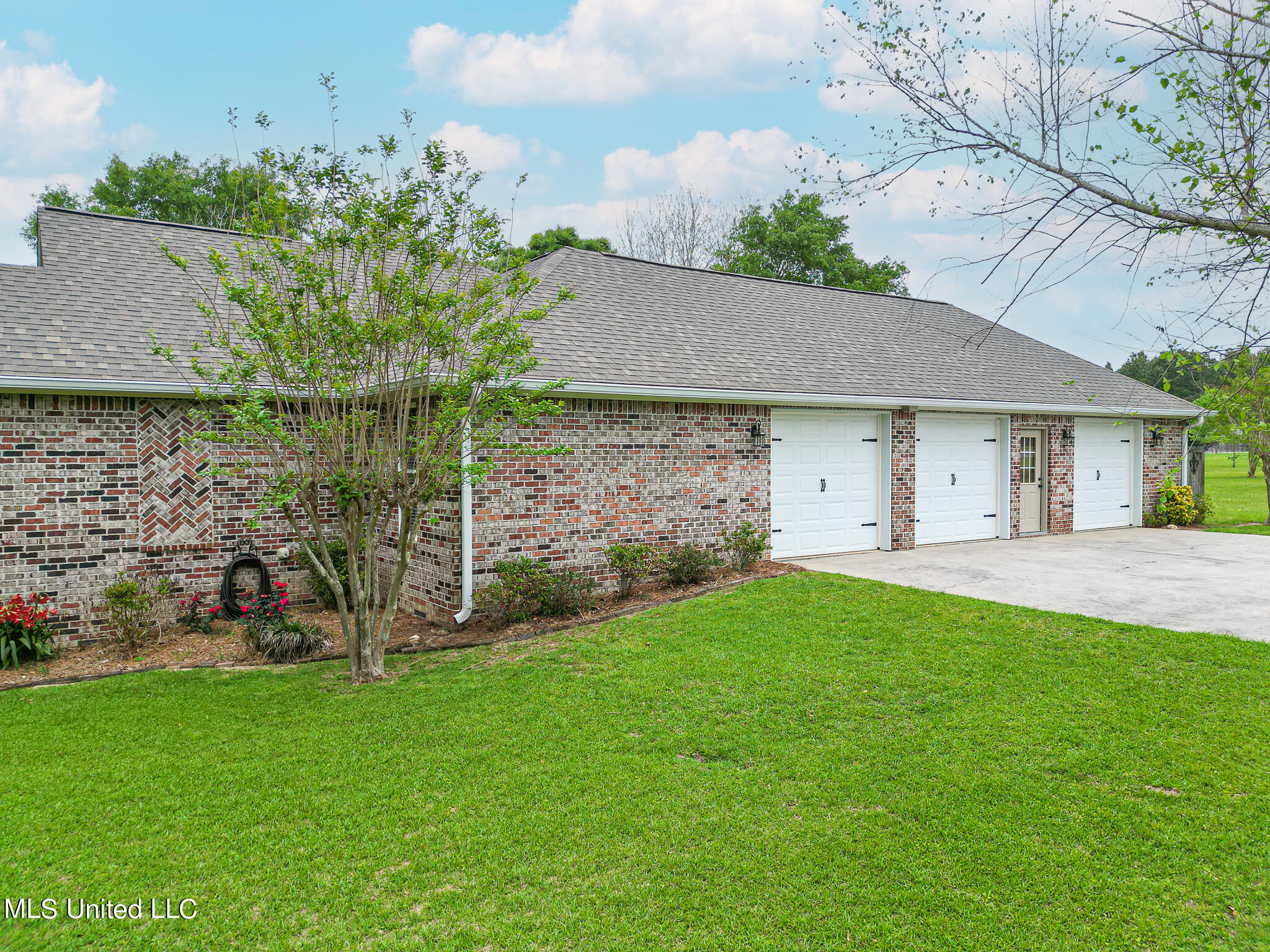 22176 Blackwell Farm Road Saucier, MS 39574 - Photo 6 of 37 Triple Garage