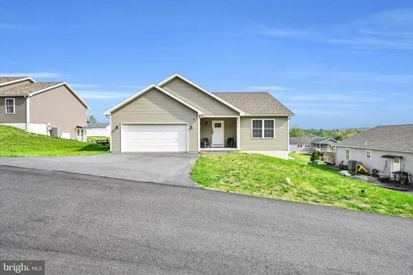 $389,900 | 308 Oak Hill Street, Seltzer, PA 17974