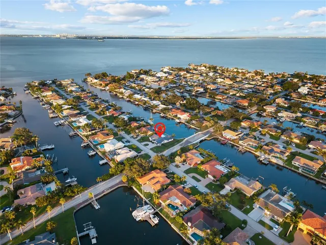 $1,699,999 | 2000 Kansas Avenue Northeast, St. Petersburg, FL 33703