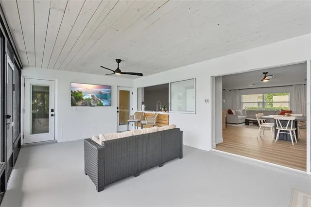 $1,699,999 | 2000 Kansas Avenue Northeast, St. Petersburg, FL 33703