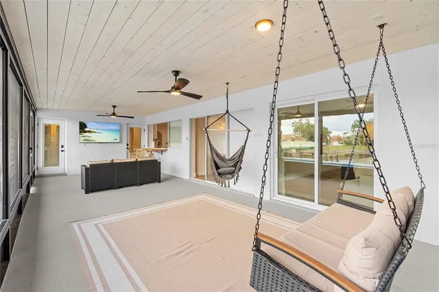 $1,699,999 | 2000 Kansas Avenue Northeast, St. Petersburg, FL 33703