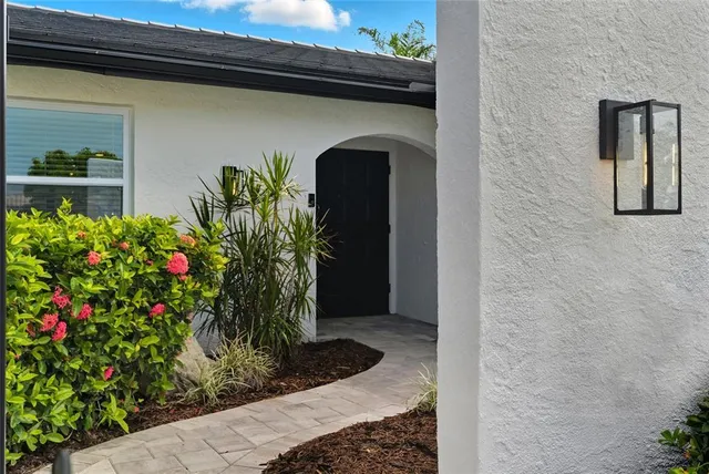 $1,699,999 | 2000 Kansas Avenue Northeast, St. Petersburg, FL 33703