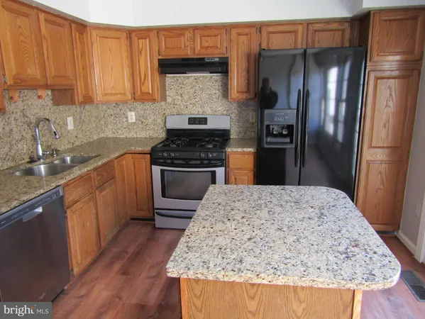 $2,850 | 6310 Gun Cap Court, Centreville, VA 20121