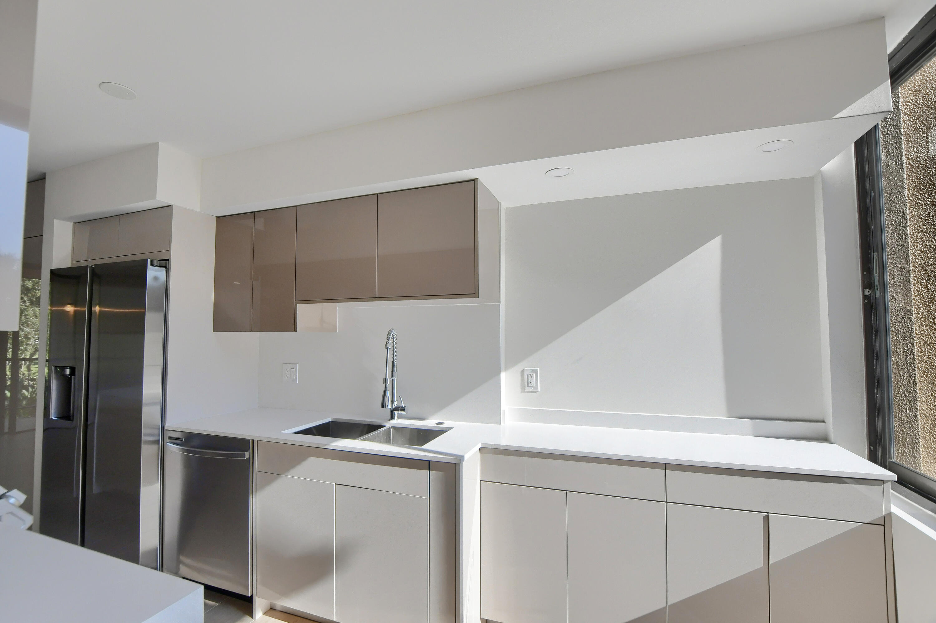 3805 Bridgewood Drive Boca Raton, FL 33434 - Photo 13 of 56 kitchen