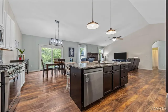 $484,900 | 1030 Timber Bluff Drive, Wentzville, MO 63385