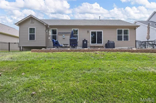 $484,900 | 1030 Timber Bluff Drive, Wentzville, MO 63385