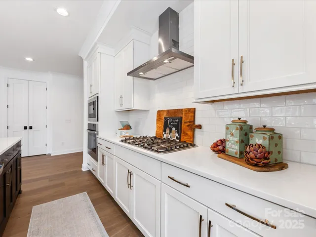 a view of a dining room and livingroom view
